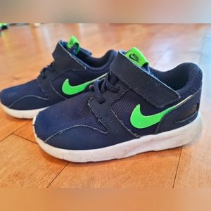 Nike Boys shoes Sz 7C
